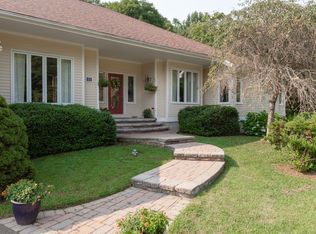 31 Horsebarn Ln, Madison, CT 06443