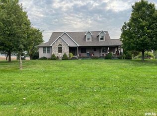 16040 Furrow Rd, Pekin, IL 61554