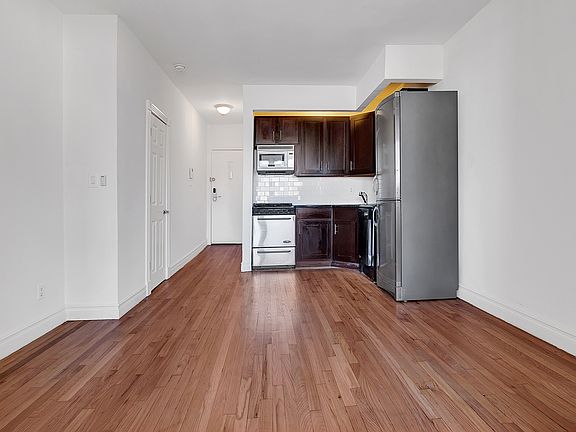 3rd image of 336 E 81st St APT 6G