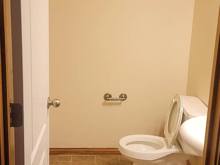 586 Astoria Ct — Photo 16
