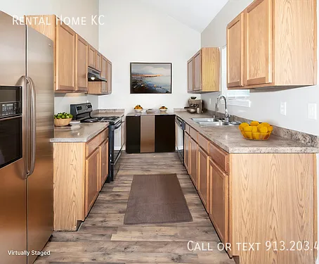 Just-remodeled 2-story Duplex near The Legends — Photo 3