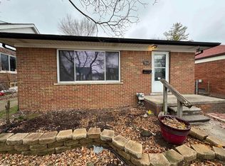 15517 Stephens Dr, Eastpointe, MI 48021