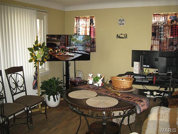 4th image of 1366 Trampe Ave