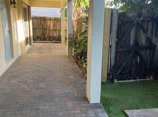 186 NW 4th Ave #B, Boca Raton, FL 33432
