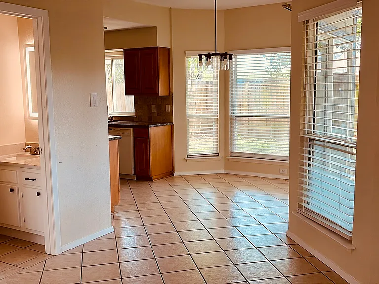 8301 Bradford Edward Cv — Photo 3