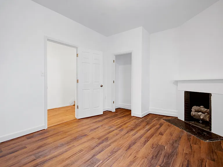 739 Morton St NW — Photo 4