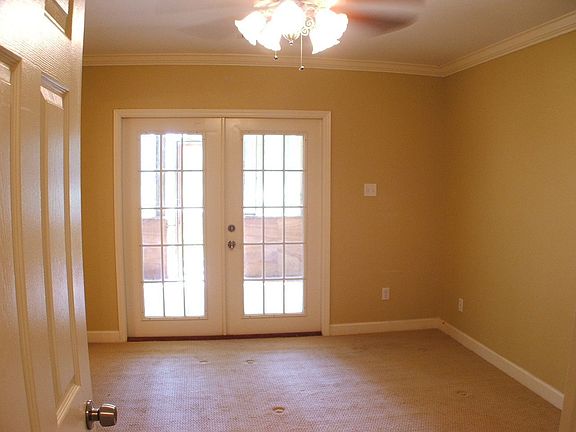 4th image of 58 Hill Dr