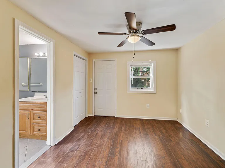 109 1/2 E Reed Ave — Photo 20