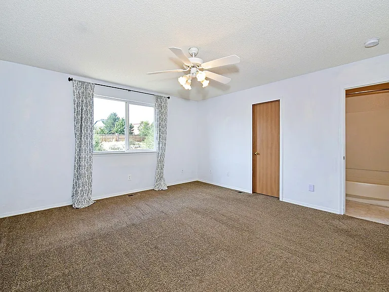 4912 Ardley Dr — Photo 9