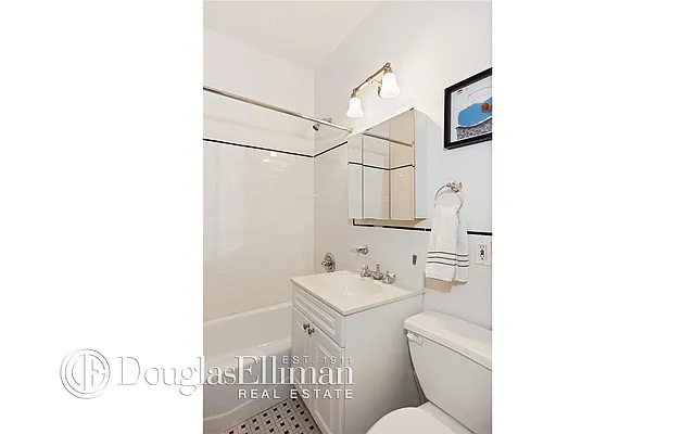 Rented by Douglas Elliman | media 20