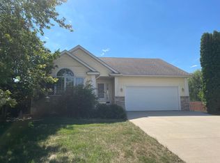 1002 27th St SW, Austin, MN 55912