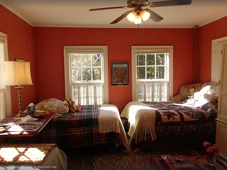 80 College St #2 — Photo 12