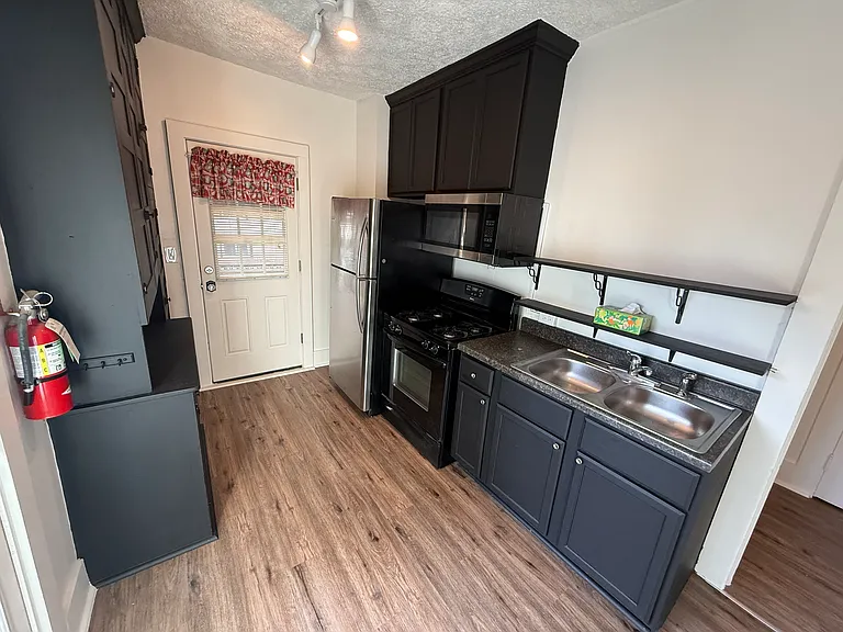1051 Elk St #2 — Photo 10