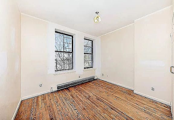 4th image of 314A Chauncey St #4