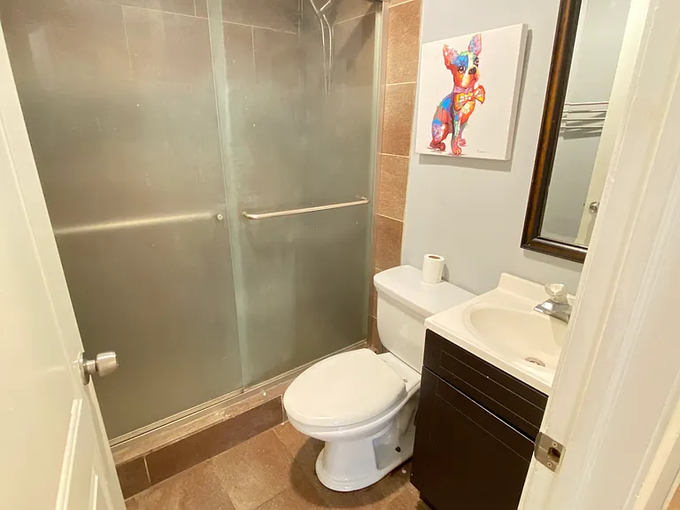 832 S Claremont Ave — Photo 8