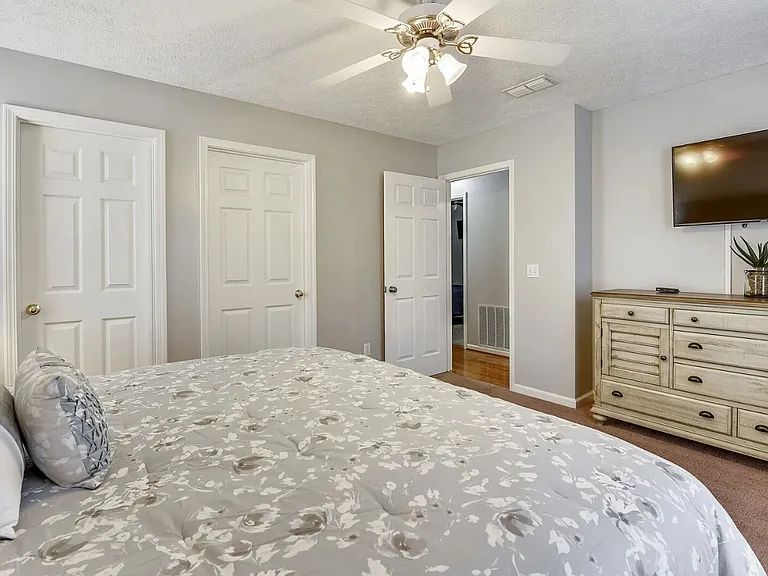 11815 Seashore Ln — Photo 2
