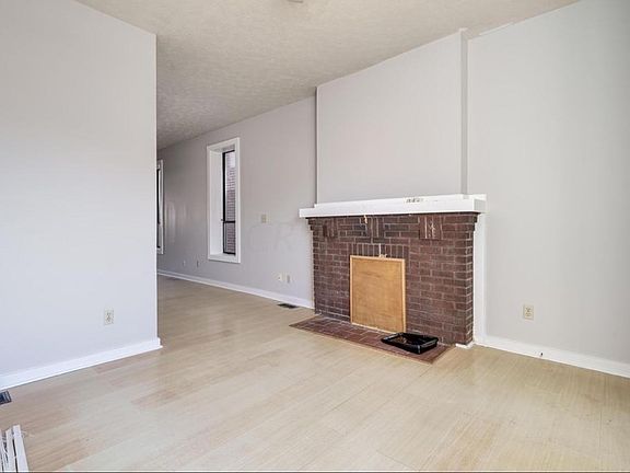 4th image of 1374 Indianola Ave #1374