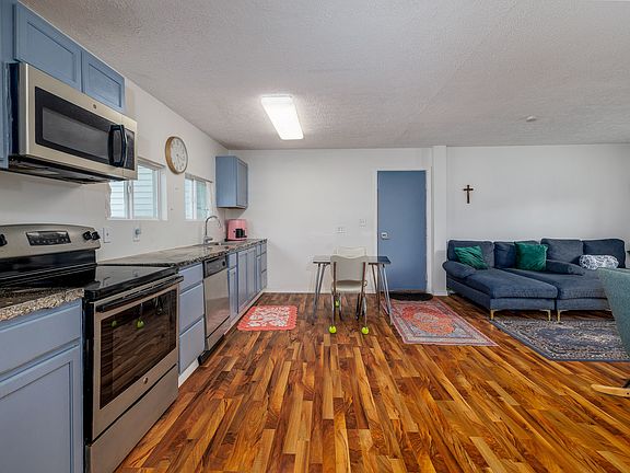 5th image of 403 N 1st St