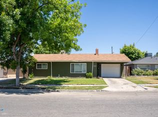 3040 W Sussex Way, Fresno, CA 93722