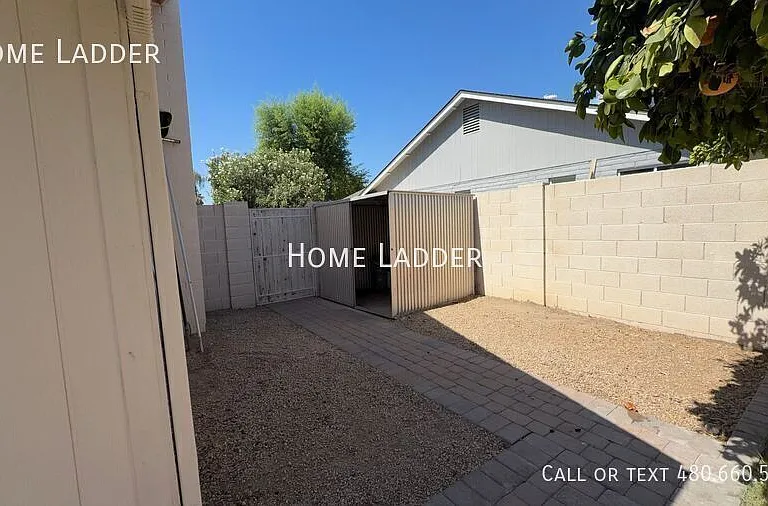 4362 E Ludlow Dr — Photo 25