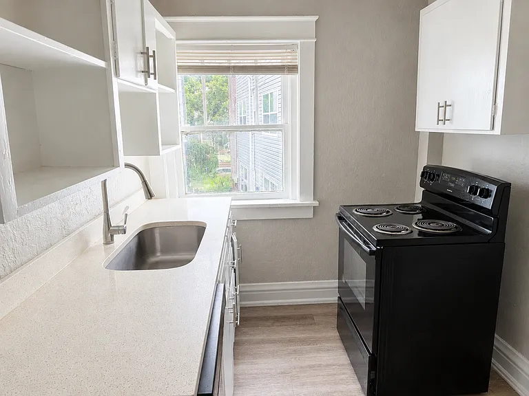 4005 Holly St #2N — Photo 3