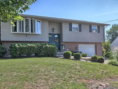 319 Pleasant View Dr, Willow Street, PA, 17584