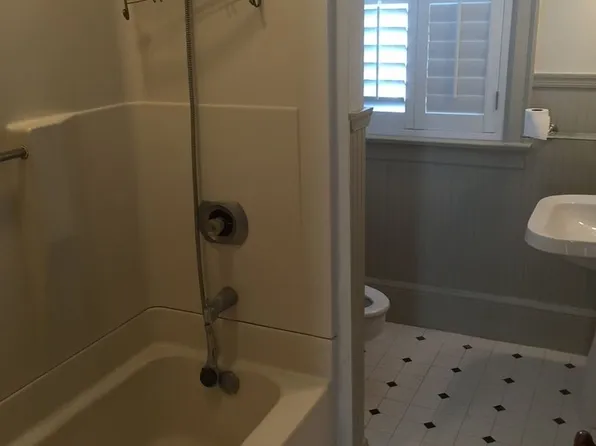 16 Rose Ln, Haverford, PA 19041