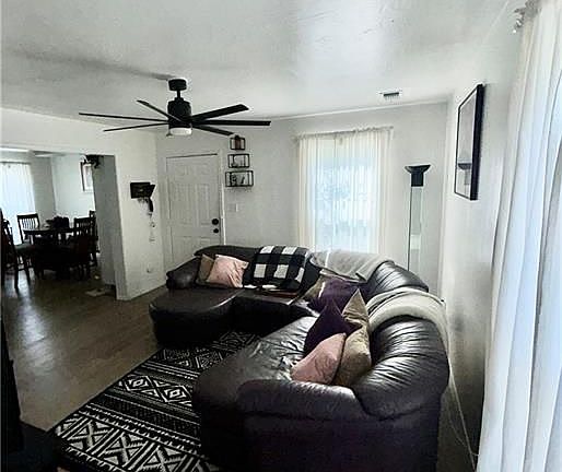 3rd image of 235 Leawood Cir