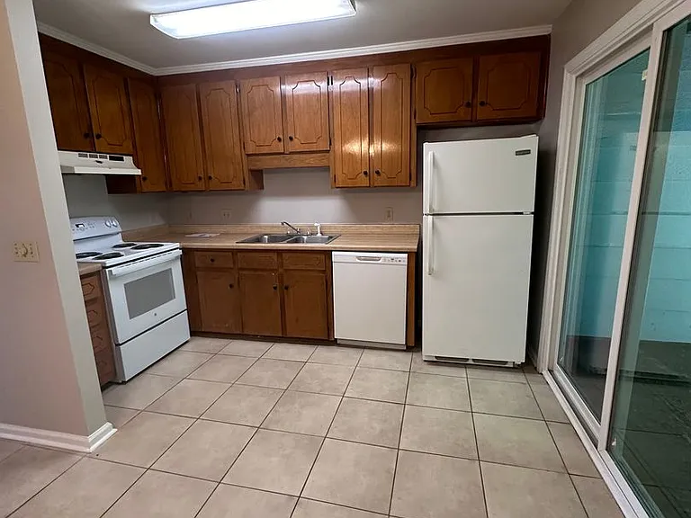 228 Edith Way — Photo 12