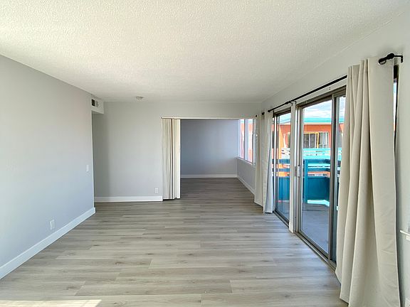 LARGE LIVING AREA SPACE