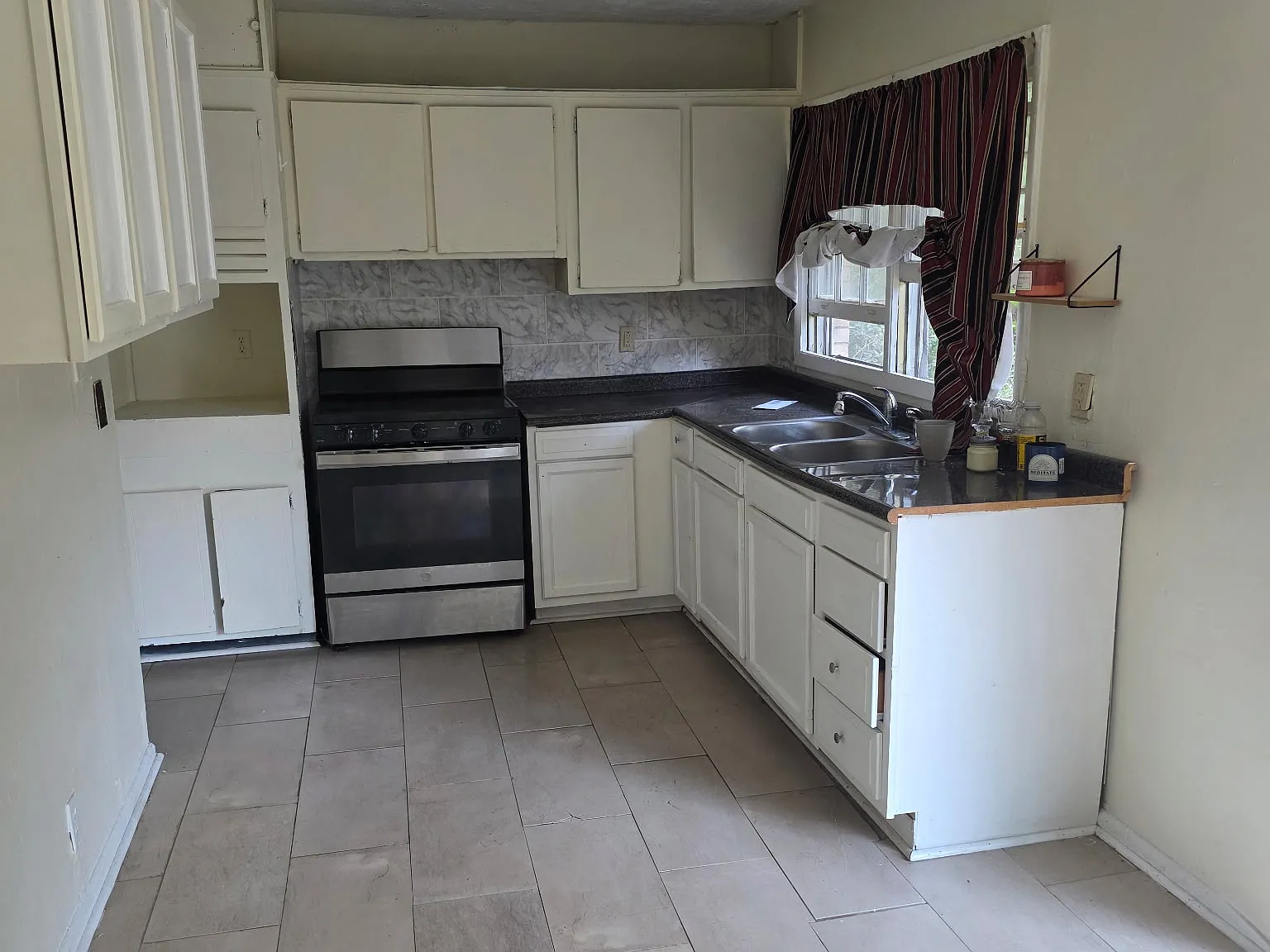 3 bed, 1152 sqft, $1,725 — Photo 3