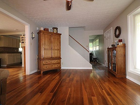 5th image of 927 Barnes Ave