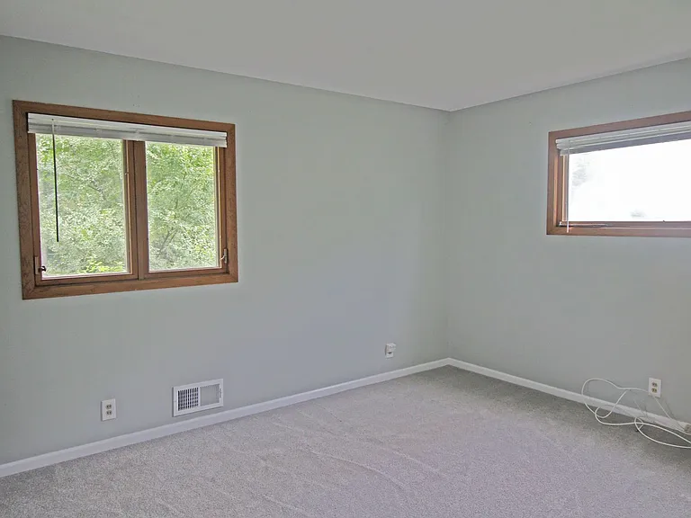 4136 Kings Dr — Photo 11
