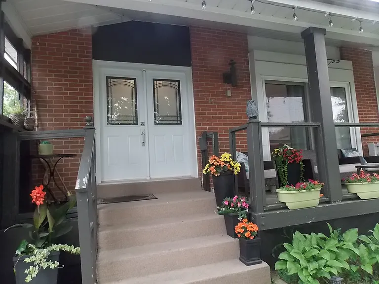 712 Lublin Ave — Photo 2