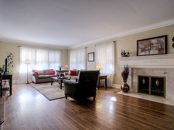 4th image of 119 S 51st St