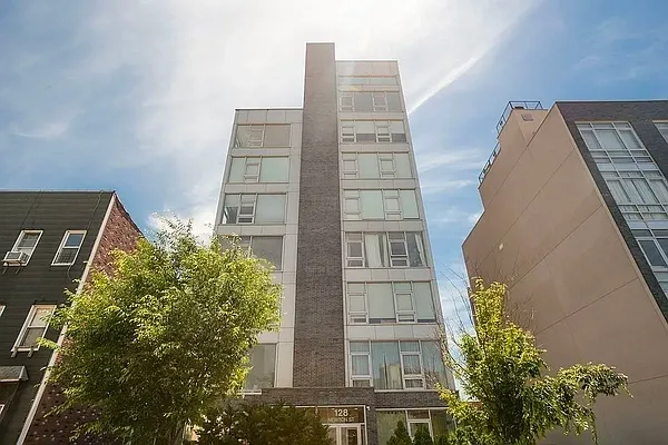 Rented by The Agency | media 20