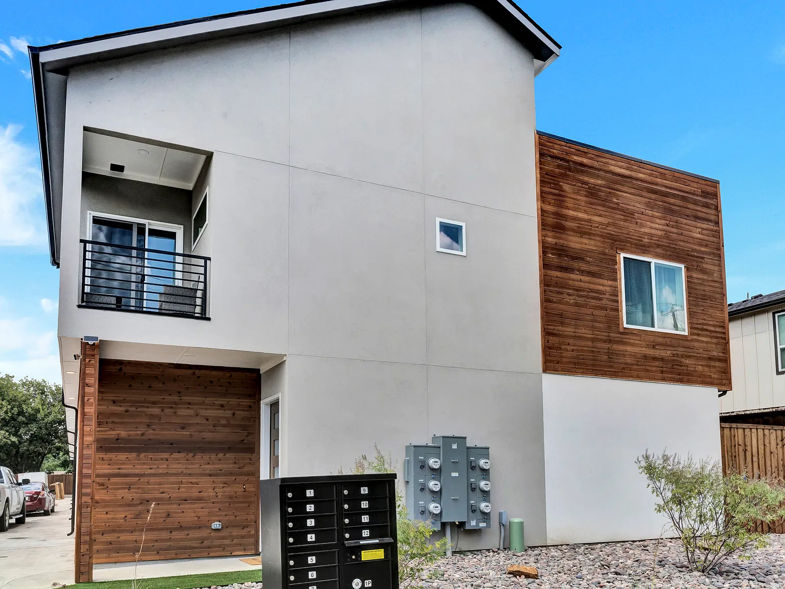 3 bed, 2140 sqft, $3,500 — Photo 3