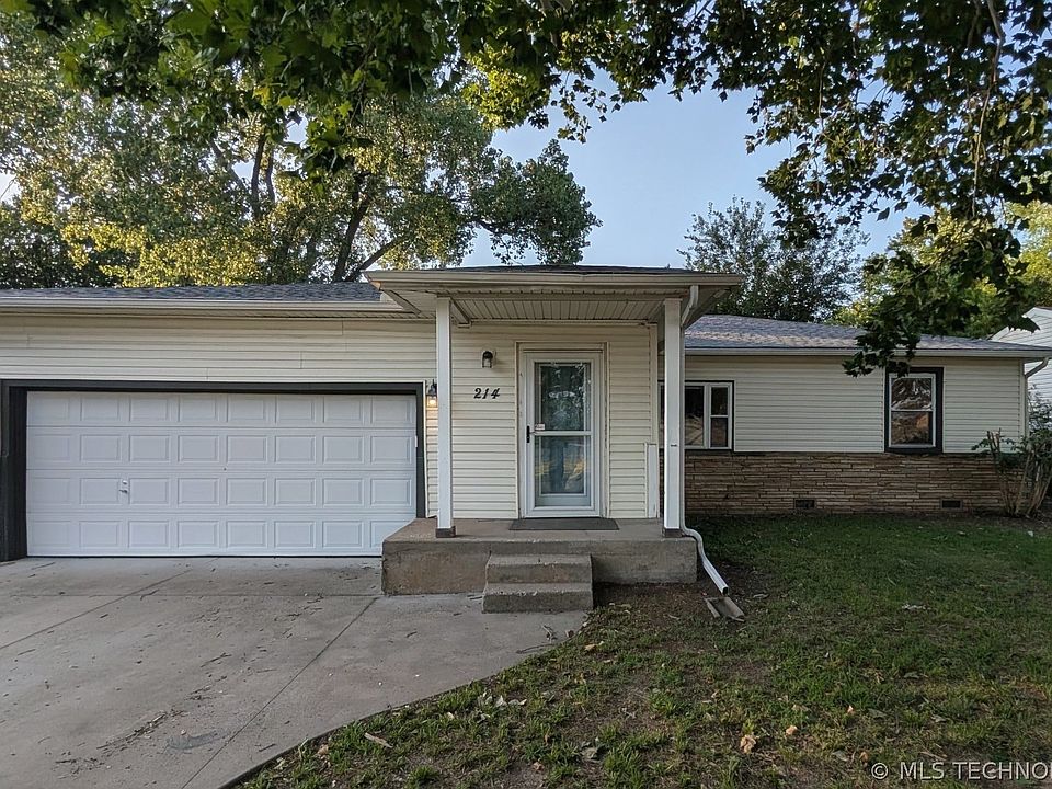 1st image of 214 W Urbana St