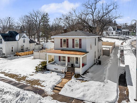 4th image of 330 Riverside Ave