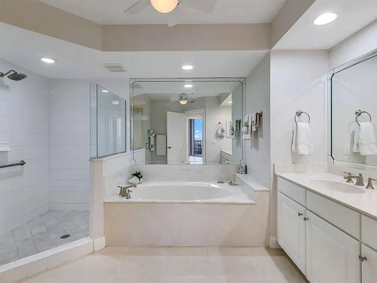 3313 Sunset Key Cir #404 — Photo 17