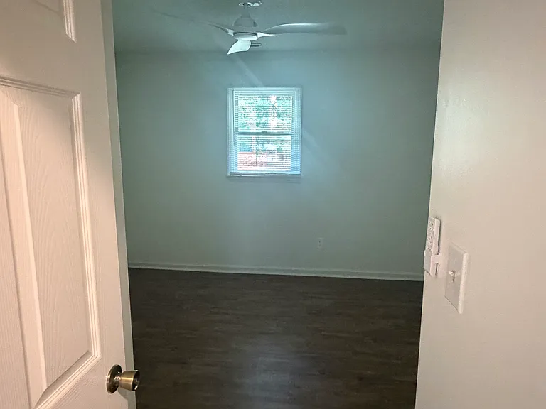 Sharon Dr — Photo 1