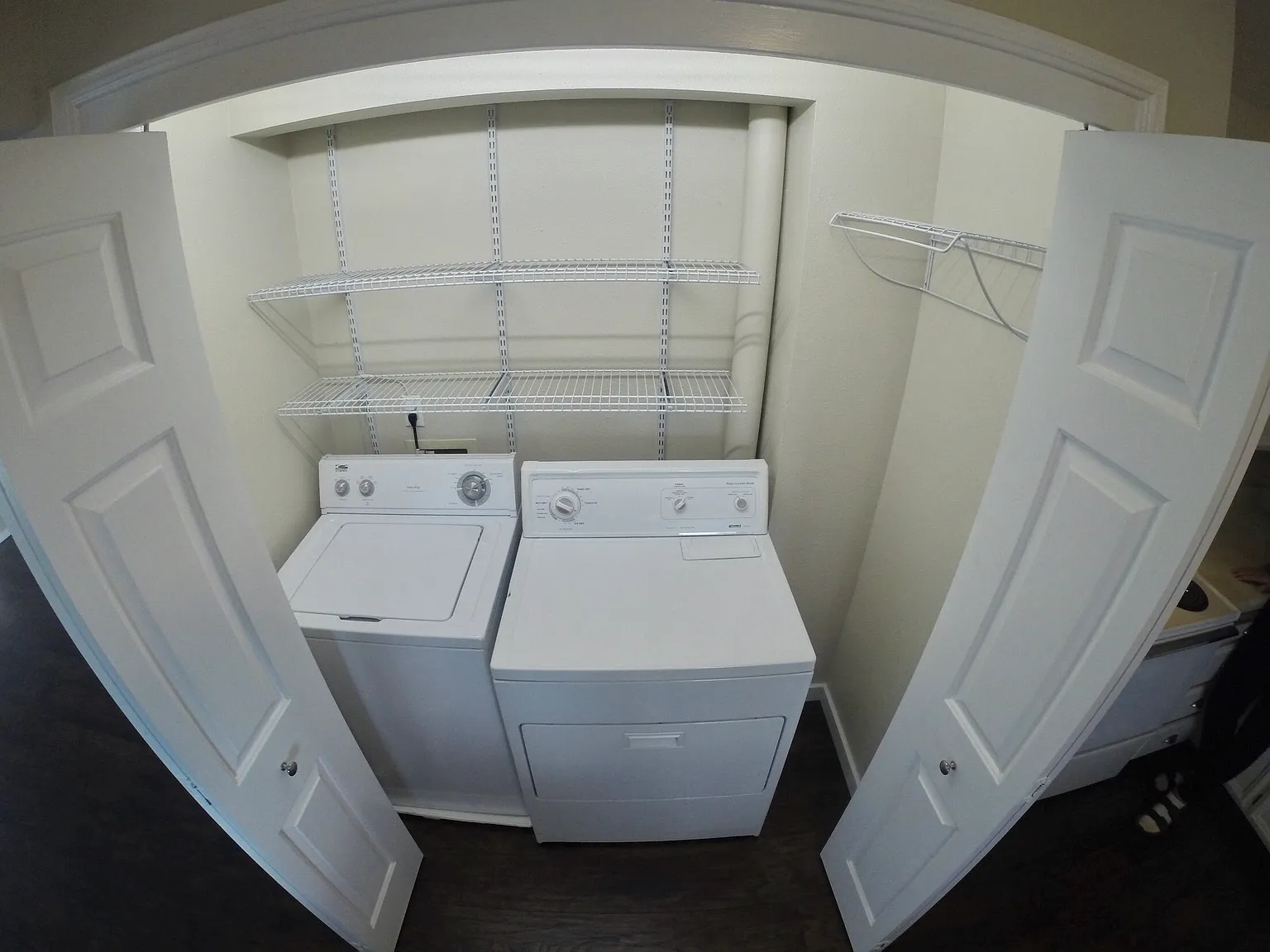 2 bed, 850 sqft, $2,350 — Photo 3