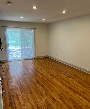 4th image of 4540 Holly St