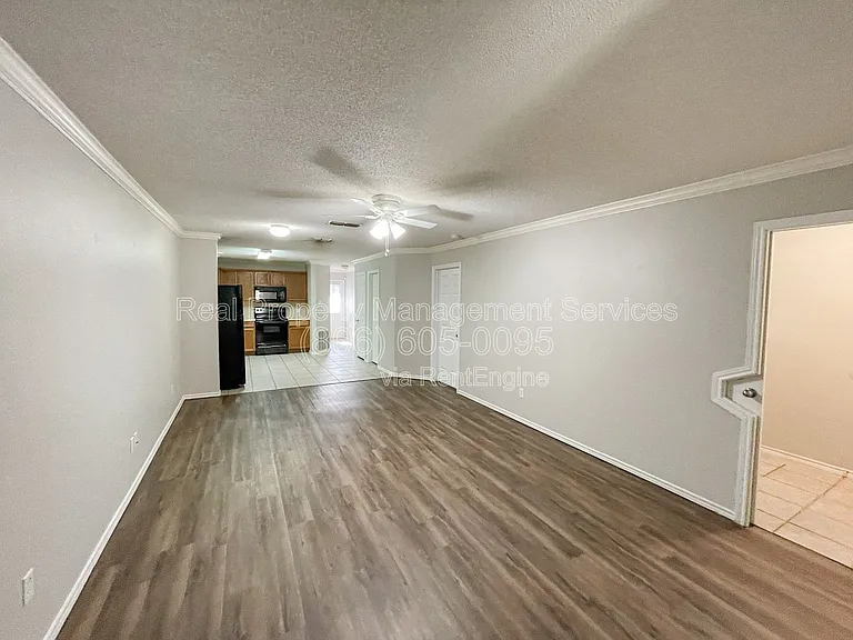 621 N Elkhart Ave #B — Photo 3