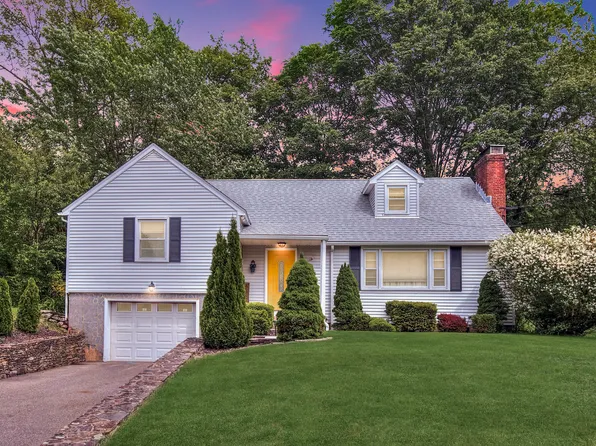 52 Live Oak Lane, Meriden, CT 06450