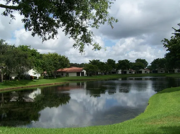 4951 Boxwood Circle, Boynton Beach, FL 33436