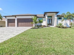 3020 SW 27th Place Cpe, Coral, FL 33914