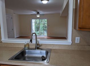 27 Oyster Bay Rd APT B, Absecon, NJ 08201