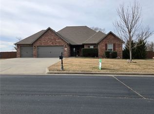 18317 Astor Dr, Fayetteville, AR 72704