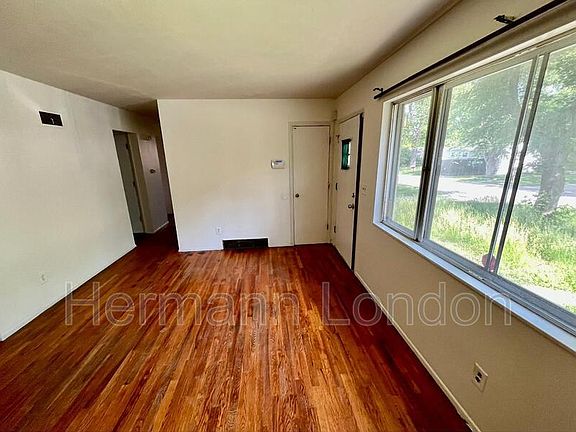 2nd image of 1134 Prigge Ave